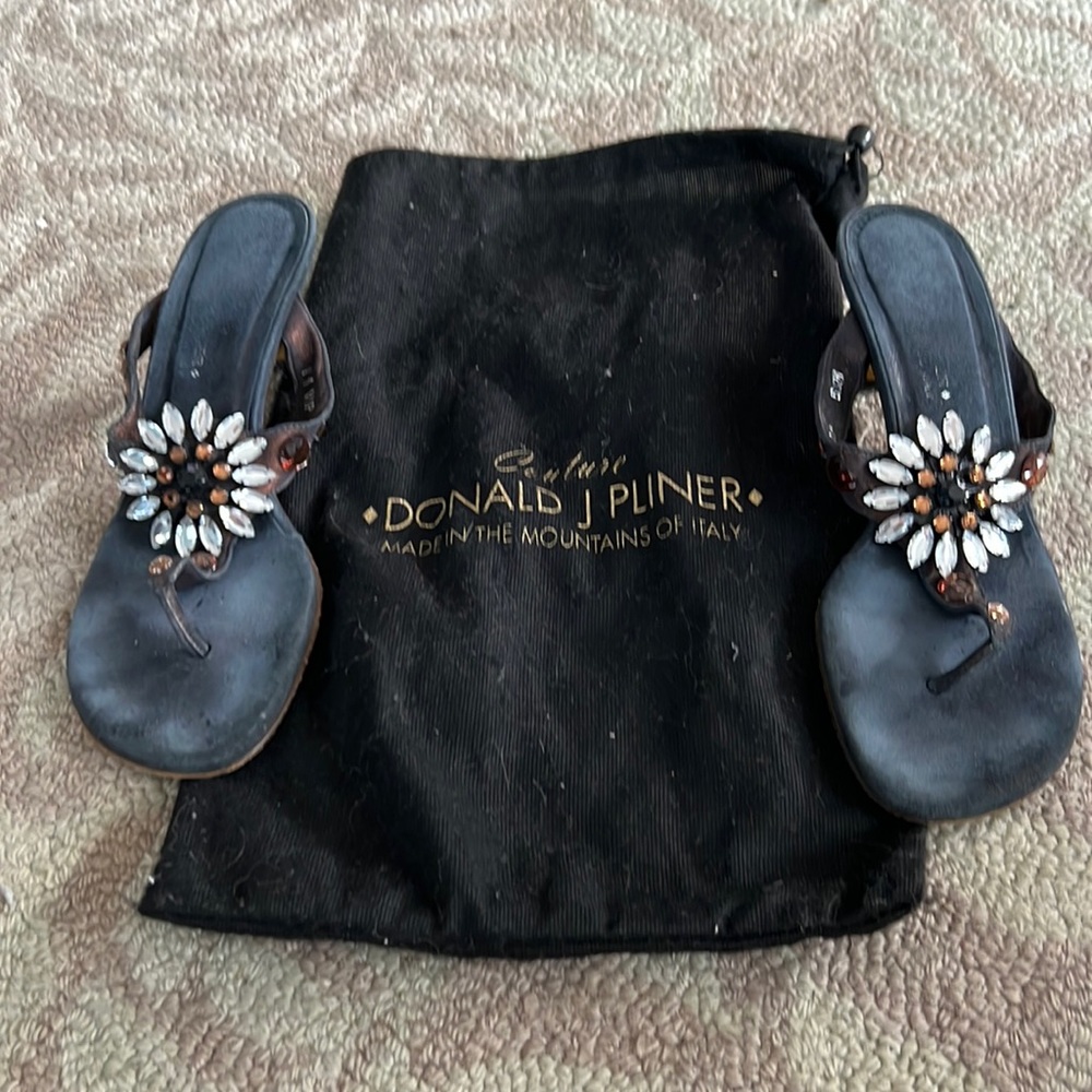 Donald plainer kitten heels